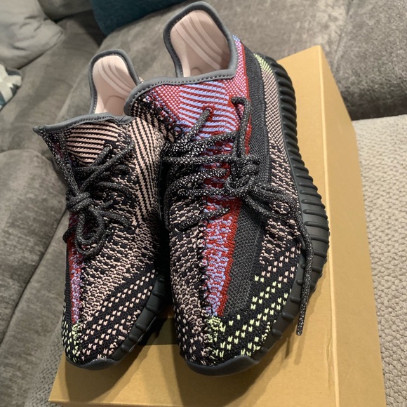 Yeezy 350 Yecheil Size 9 - Picture 5 of 6